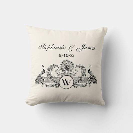 Vintag Peacocks Monogram Ivory BG Kissen (Vorderseite)