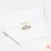 Vintag Peacocks Monogram Ivory BG Runder Aufkleber (Umschlag)