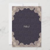 Vintag Romantische Spitzen Lila Elegantes Brautpar Einladung (Rückseite)