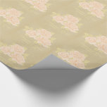 Vintag rosa romantische Rose altes Papier Geschenkpapier<br><div class="desc">Elegantes luxuriös aussehendes Hochzeitsgeschenkpapier mit einem charmanten Vintagen Hunch/Strauß aus Rose in rosa pfirsichfarbenen Nuancen auf einem alten,  wie beige hellbraunen und goldenen Papieruntergrund.</div>