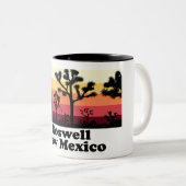 Vintag Roswell New Mexico Zweifarbige Tasse (VorderseiteRechts)