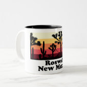 Vintag Roswell New Mexico Zweifarbige Tasse (Vorderseite Links)