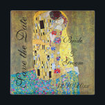 Vintag Save the Date! Der Kuss von Gustav Klimt Magnet<br><div class="desc">Einfach zu anpassen Hochzeit speichern Sie das Datum Magnet. Der Kuss, Der Kuss (1907-1908) von Klimt ist wahrscheinlich das berühmteste Werk von Gustav Klimt. 1907 begann er mit der Arbeit an der "Goldenen Periode" und sie ist der Höhepunkt seiner so genannten "Goldenen Periode". Der Kiss ist eine Vintage Viktorianische Liebe...</div>