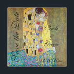 Vintag Save the Date! Der Kuss von Gustav Klimt Magnet<br><div class="desc">Einfach zu anpassen Hochzeit speichern Sie das Datum Magnet. Der Kuss, Der Kuss (1907-1908) von Klimt ist wahrscheinlich das berühmteste Werk von Gustav Klimt. 1907 begann er mit der Arbeit an der "Goldenen Periode" und sie ist der Höhepunkt seiner so genannten "Goldenen Periode". Der Kiss ist eine Vintage Viktorianische Liebe...</div>