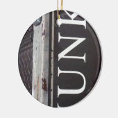 Vintag-Schlepptagebahn JUNK SIGN Keramikornament (Links)