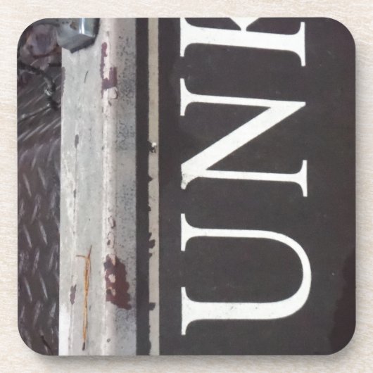 Vintag-Schlepptagebahn JUNK SIGN Untersetzer (Vorderseite)