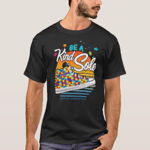 Vintag sei eine nette Autismus Awareness Shoes K T-Shirt