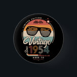 Vintag seit 1954 button<br><div class="desc">Das perfekte Vintage Geburtstagsgeschenk mit Ihrem Geburtsjahr und schönen Retrofarben. Sehr nette alte Schule und modernes Design gleichzeitig.</div>