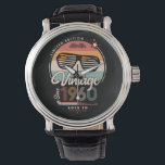 Vintag seit 1960 armbanduhr<br><div class="desc">Das perfekte Vintage Geburtstagsgeschenk mit Ihrem Geburtsjahr und schönen Retrofarben. Sehr nette alte Schule und modernes Design gleichzeitig.</div>