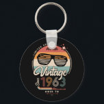 Vintag seit 1963 schlüsselanhänger<br><div class="desc">Das perfekte Vintage Geburtstagsgeschenk mit Ihrem Geburtsjahr und schönen Retrofarben. Sehr nette alte Schule und modernes Design gleichzeitig.</div>