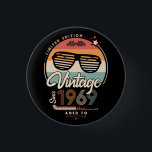 Vintag seit 1969 button<br><div class="desc">Das perfekte Vintage Geburtstagsgeschenk mit Ihrem Geburtsjahr und schönen Retrofarben. Sehr nette alte Schule und modernes Design gleichzeitig.</div>