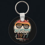Vintag seit 1977 schlüsselanhänger<br><div class="desc">Das perfekte Vintage Geburtstagsgeschenk mit Ihrem Geburtsjahr und schönen Retrofarben. Sehr nette alte Schule und modernes Design gleichzeitig.</div>
