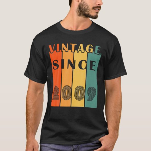 Vintag seit 2009 wesentlich T-Shirt (Vorderseite)