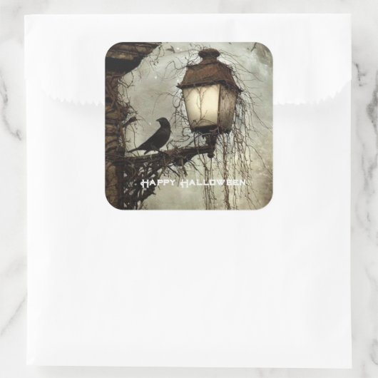 Vintag Spooky Raven on Lantern Halloween Quadratischer Aufkleber (Tasche)