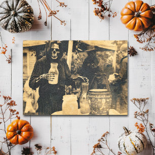 Vintag Spooky Skeleton Summerween Postkarte