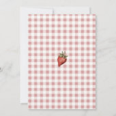 Vintag Strawberry Berry First Gingham Birthday Einladung (Rückseite)