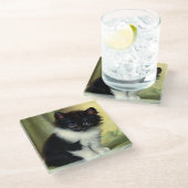 Vintag Tuxedo Kitten Illustration Glasuntersetzer (Schrägansicht)