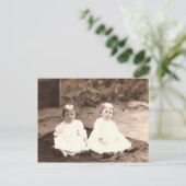 Vintag Twins Postkarte (Stehend Vorderseite)