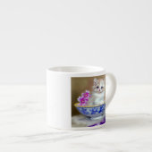 Vintag White Kitten Illustration Espressotasse (Vorderseite Rechts)