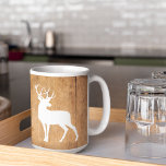 Vintaga Beauty Wood & Deer Kaffeetasse<br><div class="desc">Dieses atemberaubende Stück verbindet den zeitlosen Charme des verwitterten Holzes mit der Anmut und Majestät einer Hirsche-Silhouette und schafft so eine einzigartige und faszinierende Ergänzung zu Ihrer Wohngestaltung.</div>