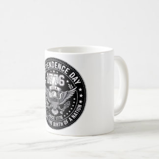 Vintage 1776 Unabhängigkeitstag abgenutztes Emblem Kaffeetasse