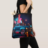 Vintage 1940s Classic Car Under Neon Lights Tasche (Von Nahem)
