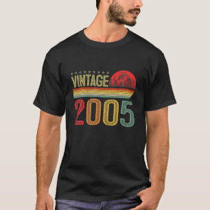 Vintage 2005 Bday 17 Years Old Funny 17Th Birthday T-Shirt