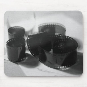 Vintage 35mm Filmstreifen in Schwarzweiß Mousepad