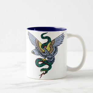 Vintage-Adler- und Schlangentattoo-Kunst Zweifarbige Tasse