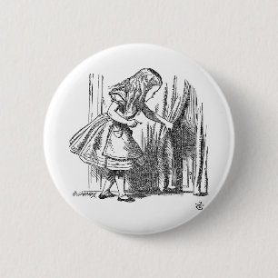 Vintage Alice im Wunderland auf der Suche nach der Button