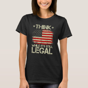 Vintage alte amerikanische Fahne denkt, wenn sie i T-Shirt