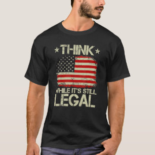 Vintage alte amerikanische Fahne denkt, wenn sie i T-Shirt