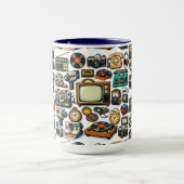 Vintage-Analoggeräte-Collage-Muster Tasse (Zentrum)