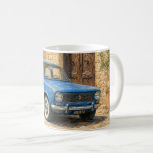 Vintage Auto auf rustikaler Straße Kaffeetasse