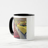 Vintage Autos im Tallahassee-Automobil-Museum Tasse (Vorderseite Links)