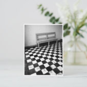 Vintage Bank auf Fliesen schwarz/weiß Postkarte (Stehend Vorderseite)