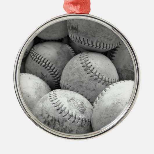 Vintage Baseball in Schwarzweiss Ornament Aus Metall (Vorne)