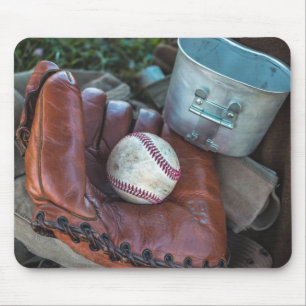 Vintage-Baseballhandschuh und Ball Baseballhandsch Mousepad