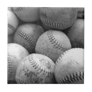Vintage Baseballs in Schwarz und Weiß Fliese
