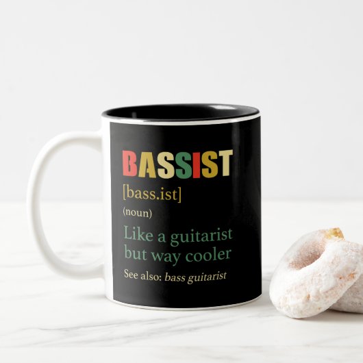 Vintage Bassist-Definition Zweifarbige Tasse (Mit Donut)