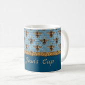 Vintage Bienen auf blauem Damast mit Handschrift Kaffeetasse (VorderseiteRechts)
