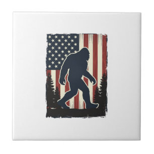 Vintage-Bigfoot-Amerikanische-Flagge-Wald-Vektorde Fliese