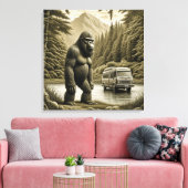Vintage Bigfoot und Wohnmobil-Camper Leinwanddruck (Insitu (Wohnzimmer))