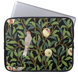 Vintage birds in foliage with birds and fruits sea laptopschutzhülle