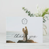 Vintage Black Crest Monogram Wedding Photo Dankeskarte (Stehend Vorderseite)