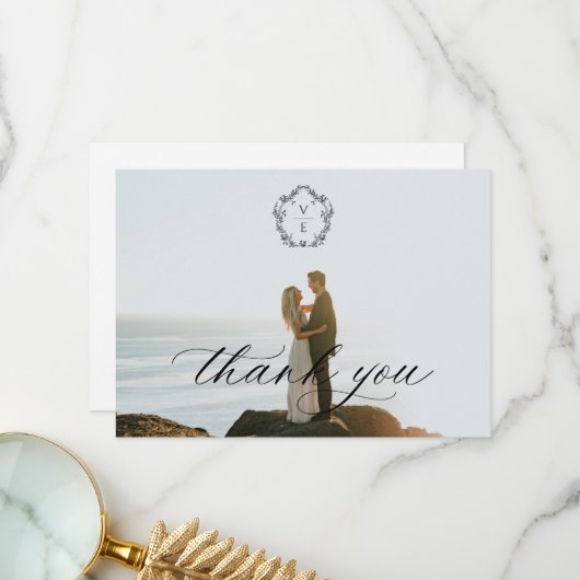 Vintage Black Crest Monogram Wedding Photo Dankeskarte (Vorderseite/Rückseite Beispiel)