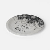 Vintage Black Lace Chandelier Monogram Wedding Pappteller (Schrägansicht)