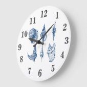 Vintage blaue und weiße Muschel Große Wanduhr (Winkel)