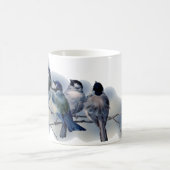 Vintage, blaue Vögel auf einem Zweig Kaffeetasse (Mittel)