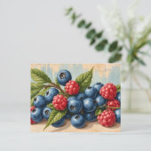 Vintage Blueberries and Raspberries Postkarte (Stehend Vorderseite)